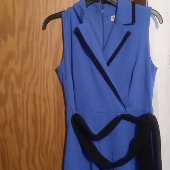 Clothes and shoes - Picture 4 of 8